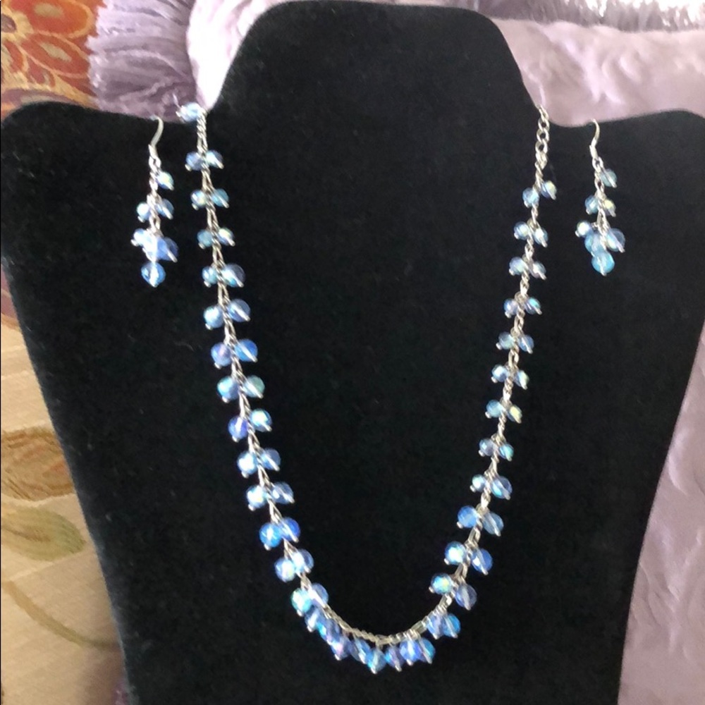 Lia Sophia crystal necklace w matching earrings